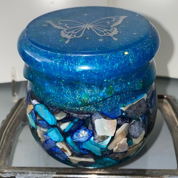 Resin Jar / Container - Picture 1 of 6